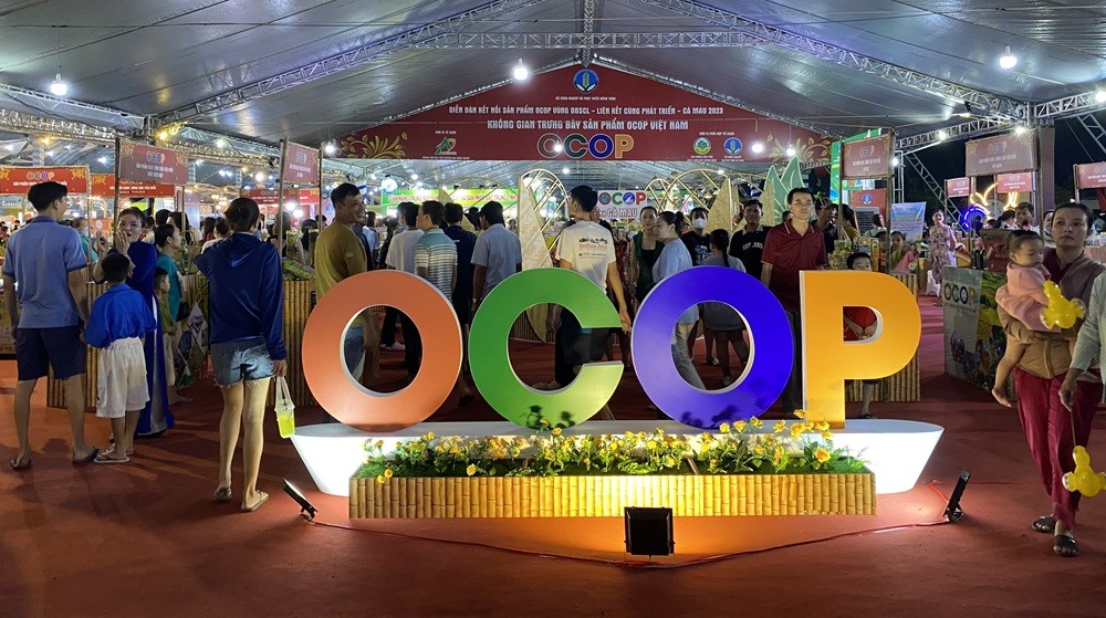 Từ ngày 10/12 đến 13/12, diễn ra Không gian trưng bày sản phẩm OCOP Việt Nam tại Quảng trường trung tâm tỉnh Cà Mau (phường 9, thành phố Cà Mau, tỉnh Cà Mau).